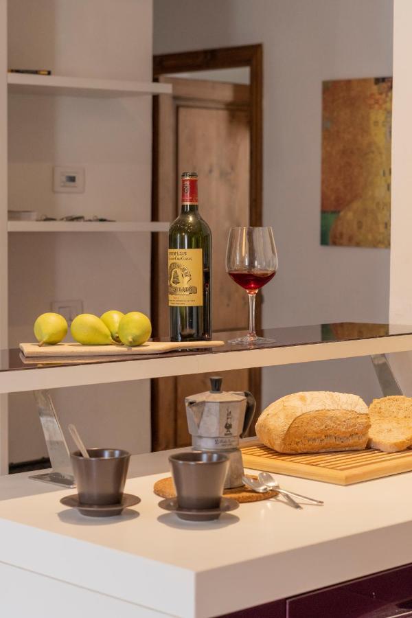 A Design Lover Flat In * Florencia